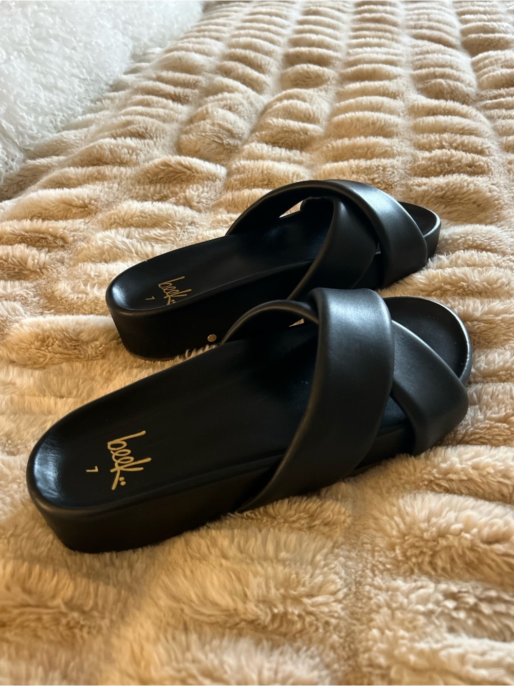 BEEKS Black Crisscross Slide Sandals — Comfortable Everyday Slip-On